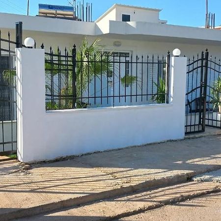 קסאמיל Arjan Dyli Guesthouse מראה חיצוני תמונה